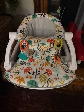 Kids Patterned Portable Booster Seat with Toy Bar - White & Multicolor